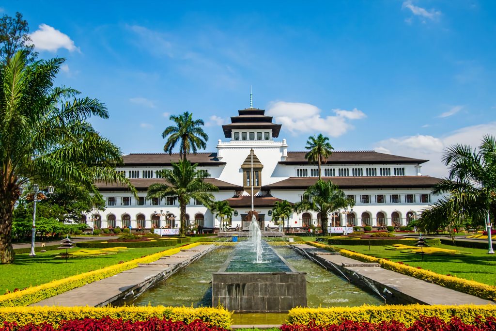 travel bandung jogja